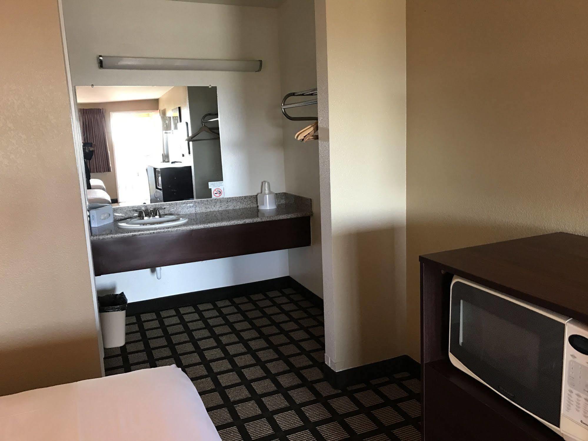 Travelers Inn - Phoenix Ngoại thất bức ảnh